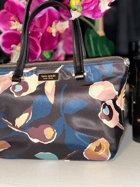 Kate Spade New York Insulated Tote With Abstract Floral Pattern like new
